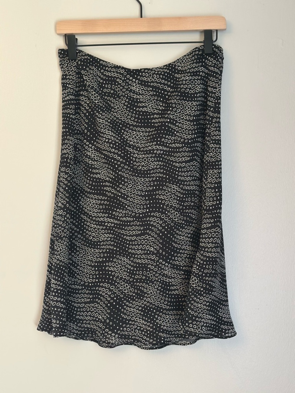 90s Y2K Requirements Black & White Wave-Dot A-Line Skirt #classic #chic - Picture 2 of 6